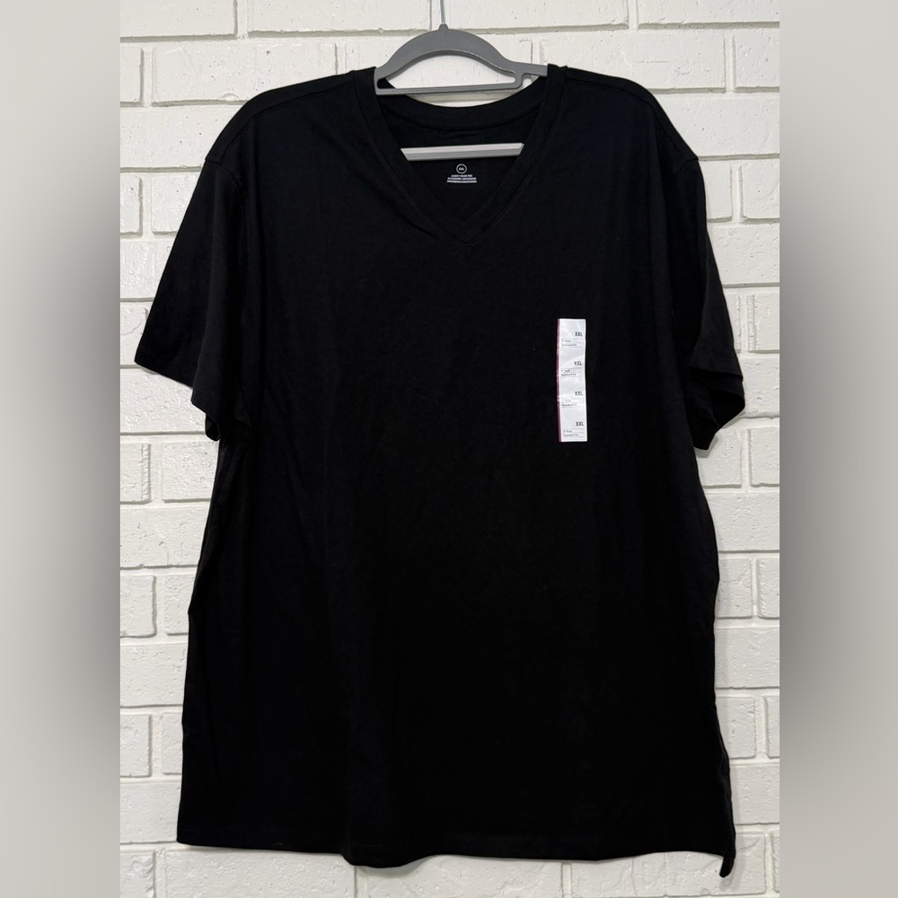 Men’s Goodfellow Black V-neck tee. Size XXL. NWT